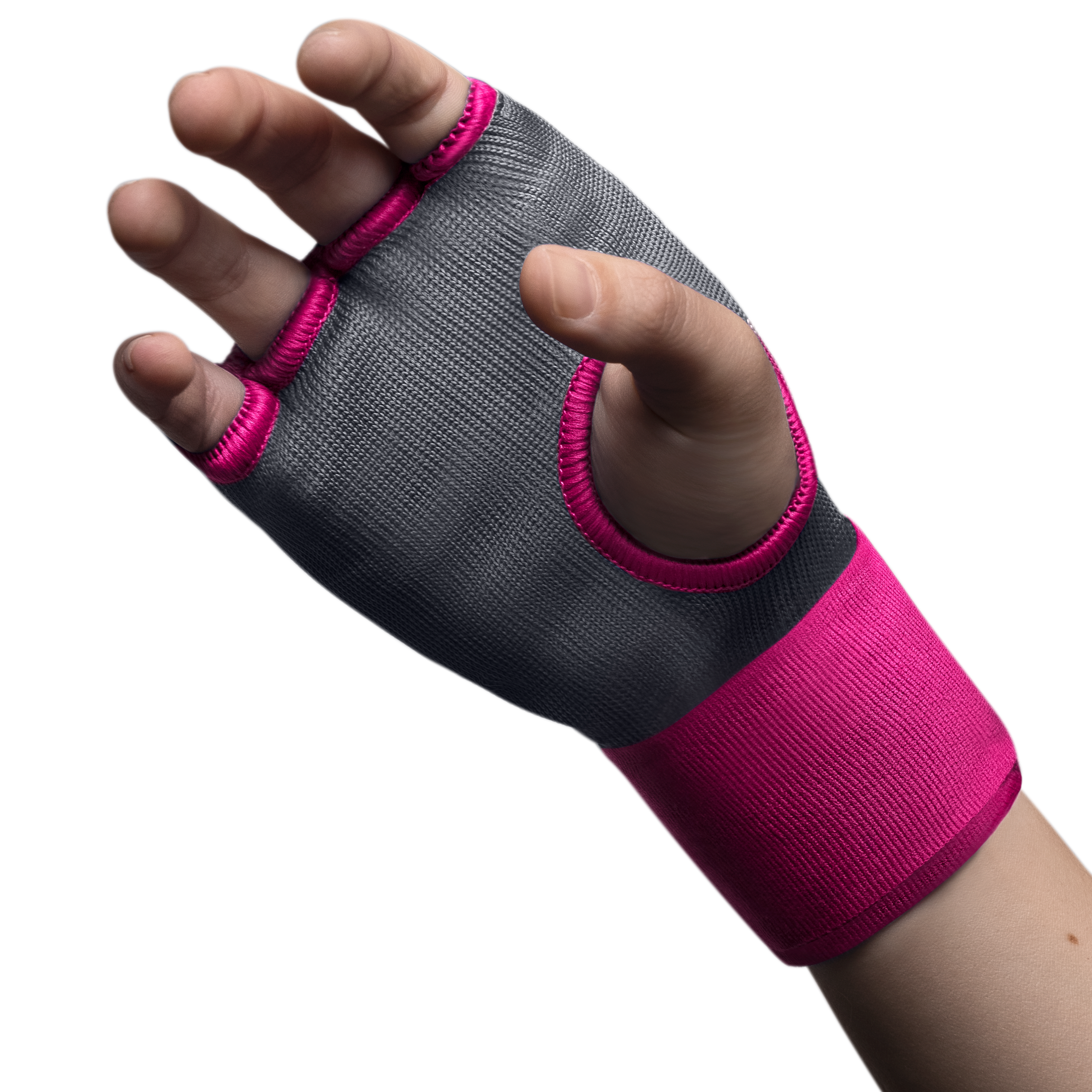 Dettaglio ravvicinato delle nocche con imbottitura in gel del sottoguanto Hayabusa rosa indossato