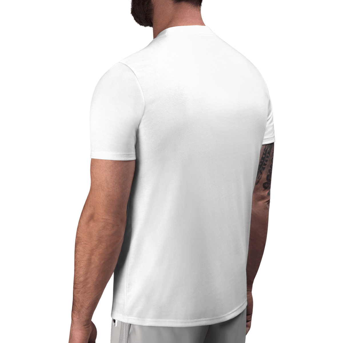 Achteraanzicht van wit Hayabusa VIP-t-shirt, atletische snit en premium stof