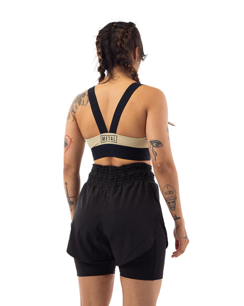 Vista posteriore della brassière Metal Boxe Desert Storm beige, dettaglio incrocio e supporto