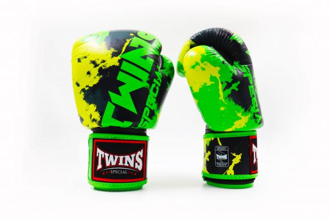 Twins Candy Gloves