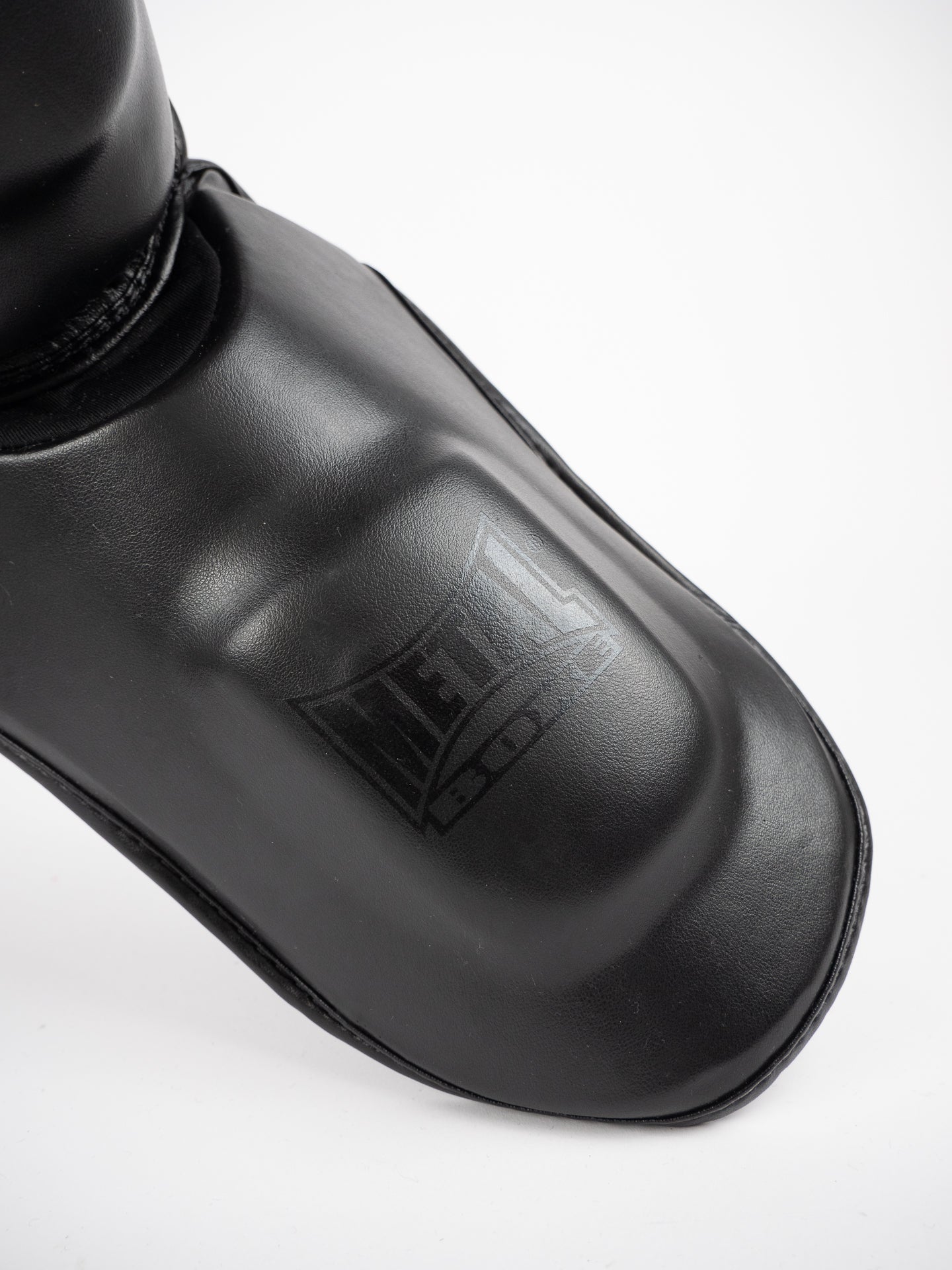 Paratibia Metal Boxe Furious Black – Leggerezza e Protezione
