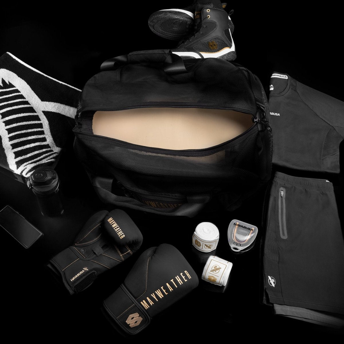 Geräumige Innenansicht der Mayweather Mesh Gym Bag mit Nylonfutter