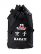 Zaino karate a sacca con chiusura a cordoncino.Colore nero con stampa sul davanti