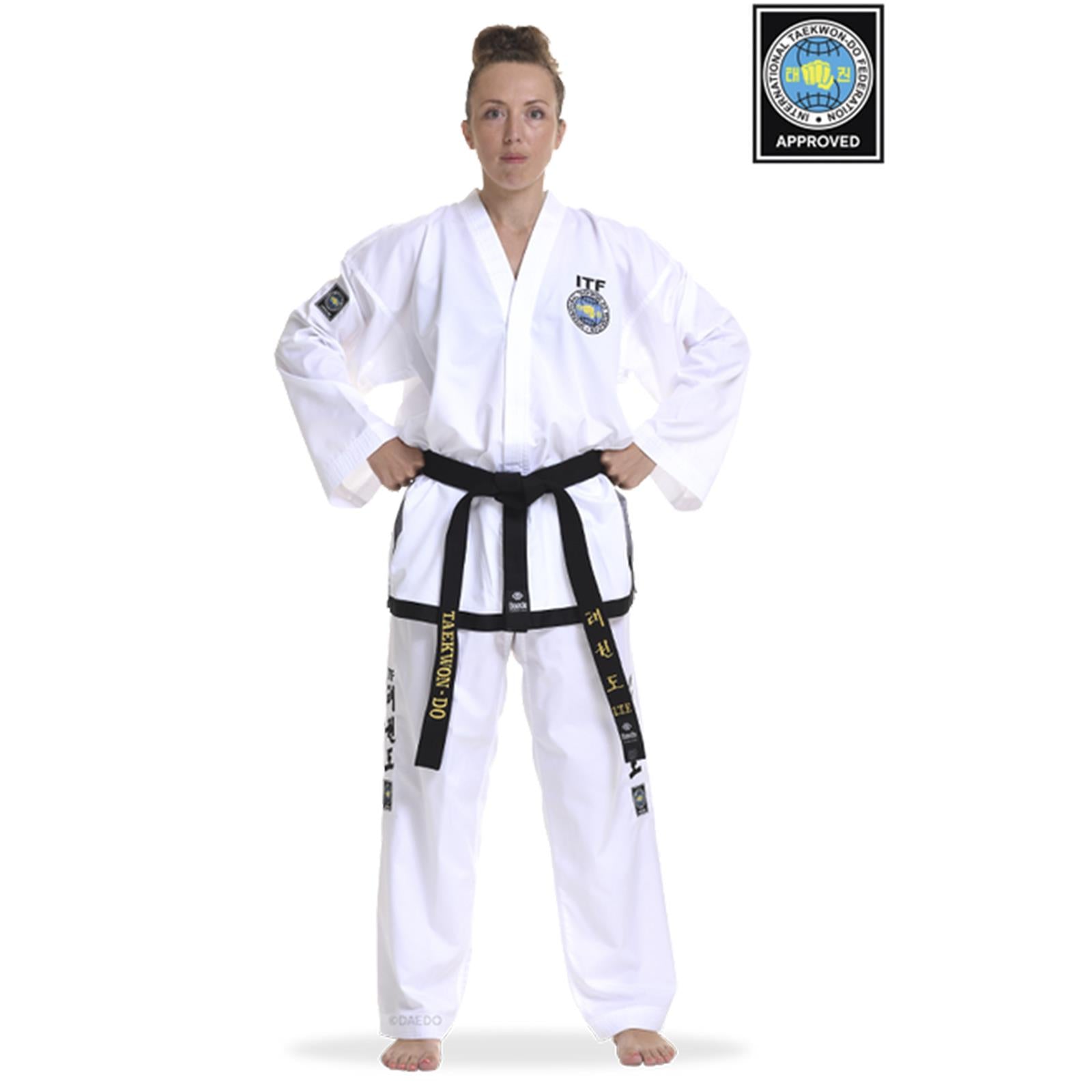 Dobok ITF Omologato Hi-Tech con Bordi Neri - vista frontale