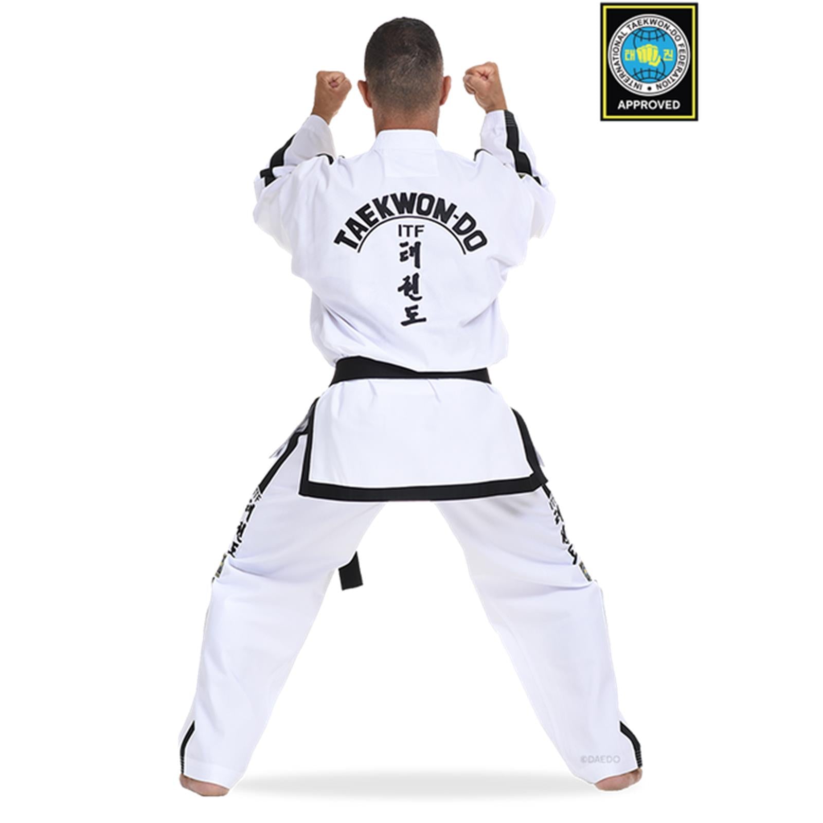 ITF Dobok Disetujui Secara Internasional untuk Instruktur - tampilan belakang