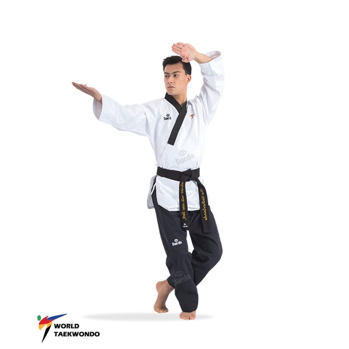 Dobok Poom Uomo Bianco-Nero Daedo WT - Fight Club Store
