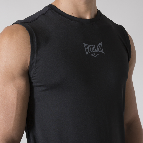 Rashguard nera Everlast petto