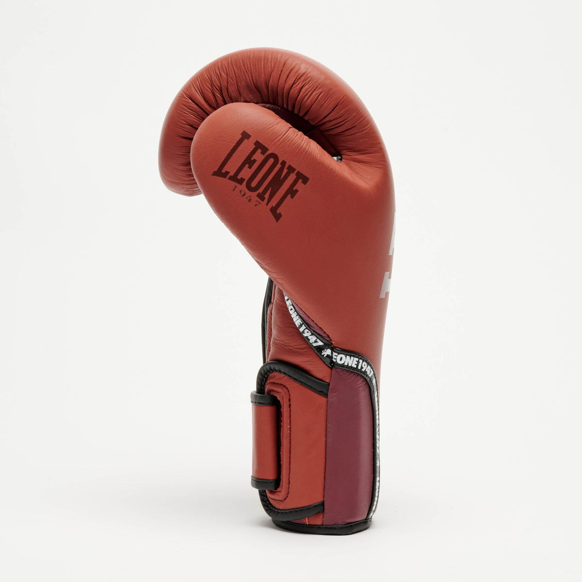 Prodigy Red Boxing Gloves - detail view