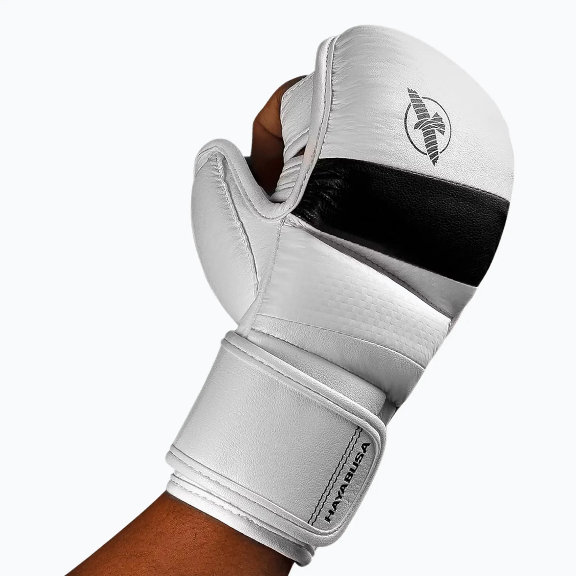 Guanti MMA Hayabusa T3 Hybrid 7oz bianchi, design moderno e tecnico per allenamenti di striking e lotta.