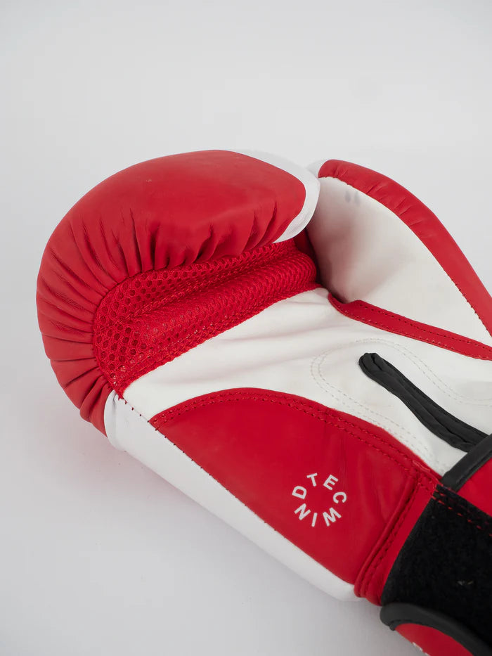 Dettaglio palmo ventilato WindTec guantoni Metal Boxe rossi