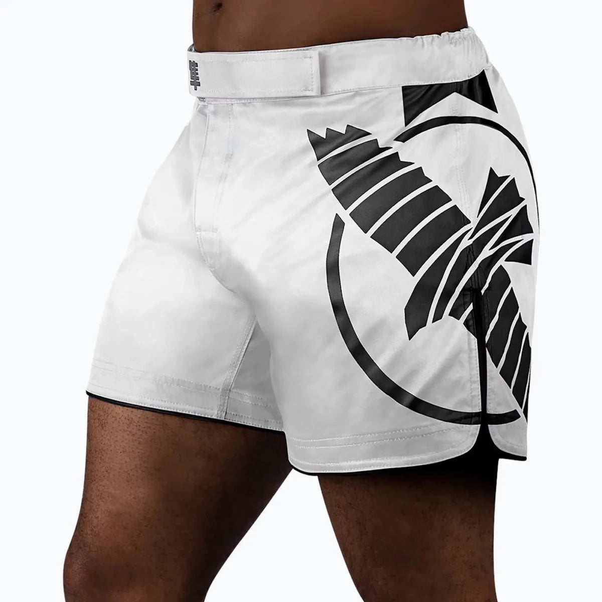Hayabusa Icon Mid-Thigh MMA-shorts vit hybrid framtill.