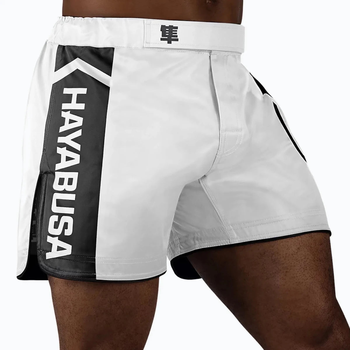 Baksidan av de vita Hayabusa Icon raceshortsen med hög rörlighet.