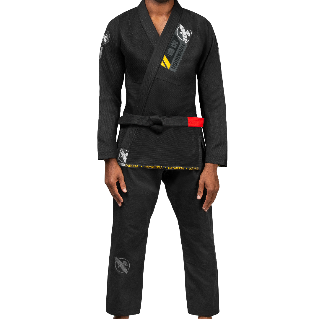 Vista frontale del kimono da competizione nero Hayabusa Ascend Lightweight