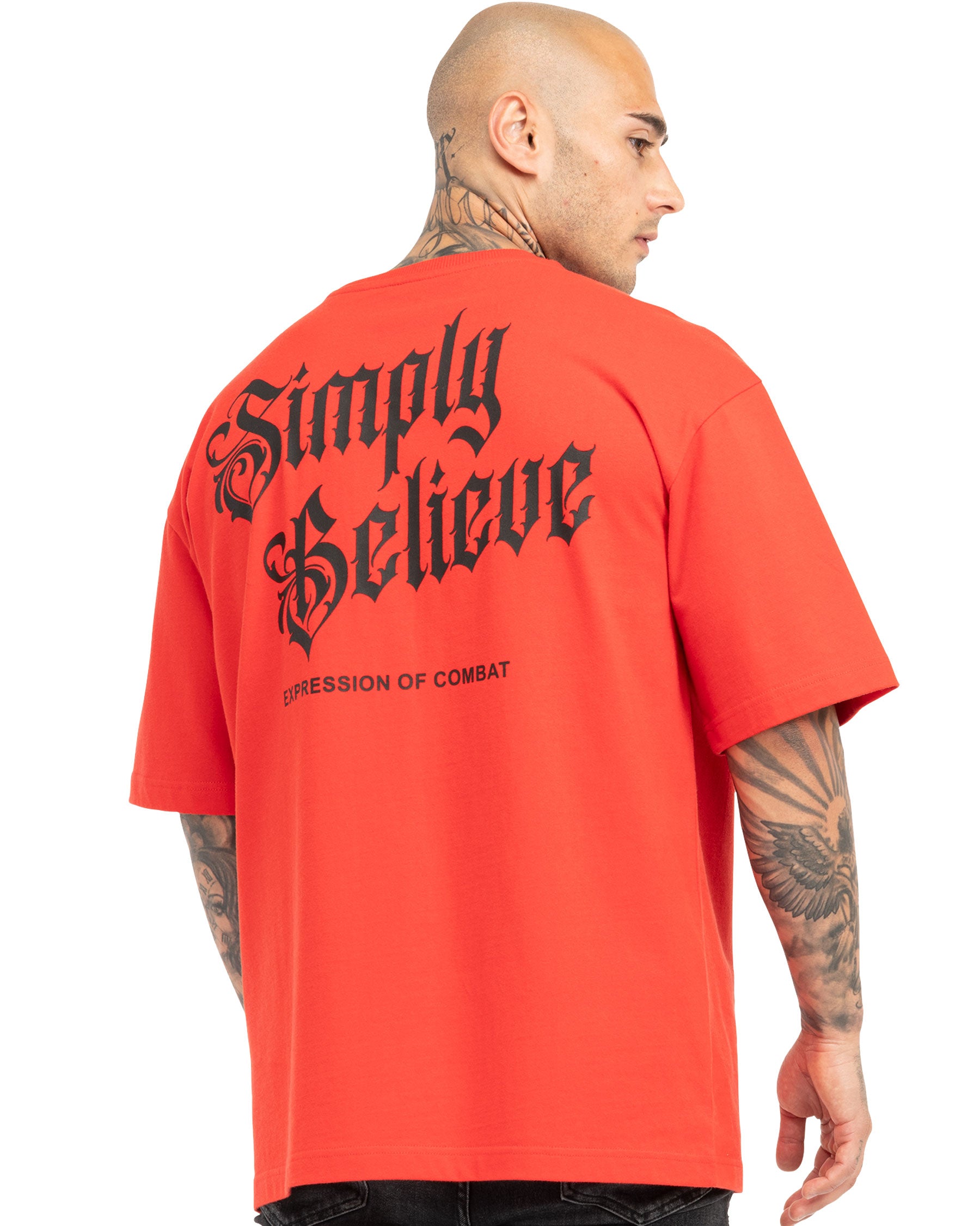 Tapout Pria Tapout Simply Believe T-Shirt Oversize dengan detail Katun