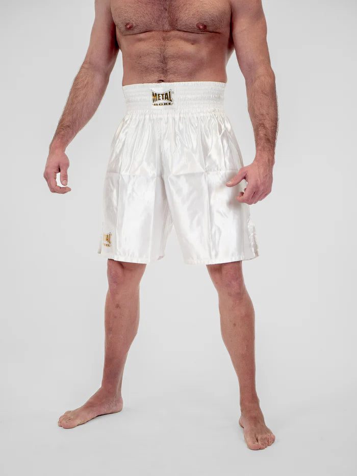 Vista frontale pantaloncini boxe inglese Metal Boxe Pro Line bianco e oro stile elegante