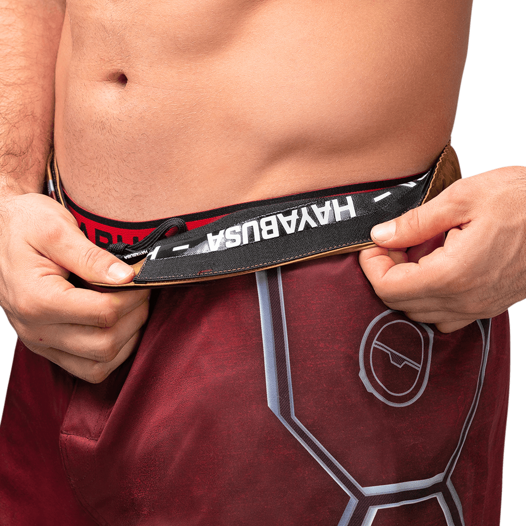 Dettaglio interno del girovita dei pantaloncini Hayabusa Marvel Iron Man, mostra il grip in silicone antiscivolo