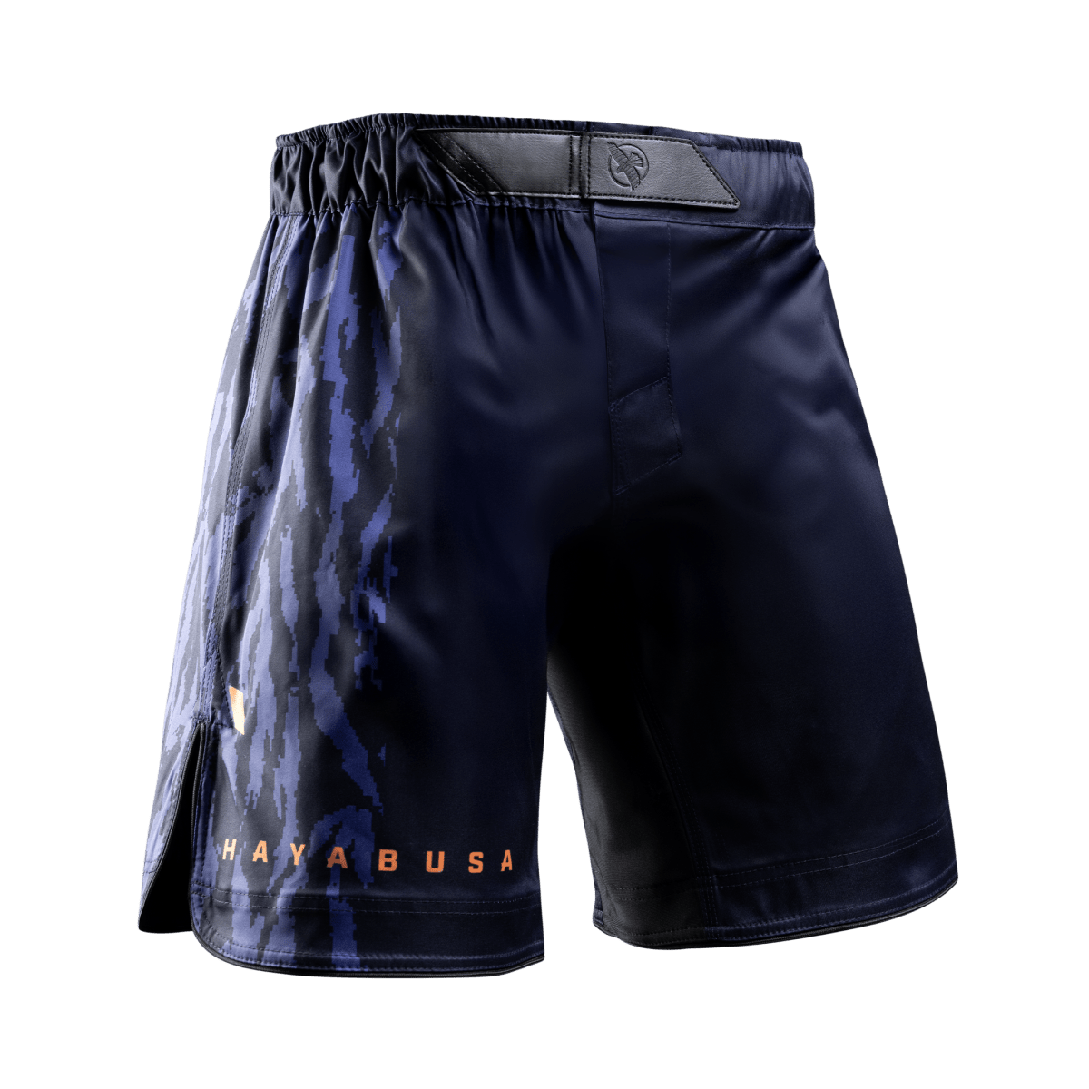 Vooraanzicht van de blauwe Hayabusa Apex Full-Length MMA-short, antislip met siliconen gevoerde taille