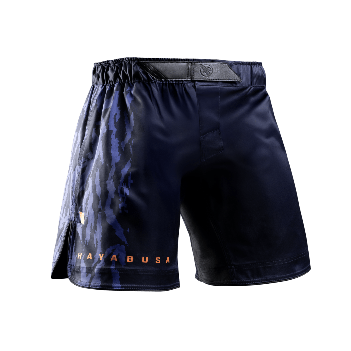 Widok z przodu niebieskich spodenek MMA Hayabusa Apex Mid-Thigh MMA zapinanych na zatrzaski