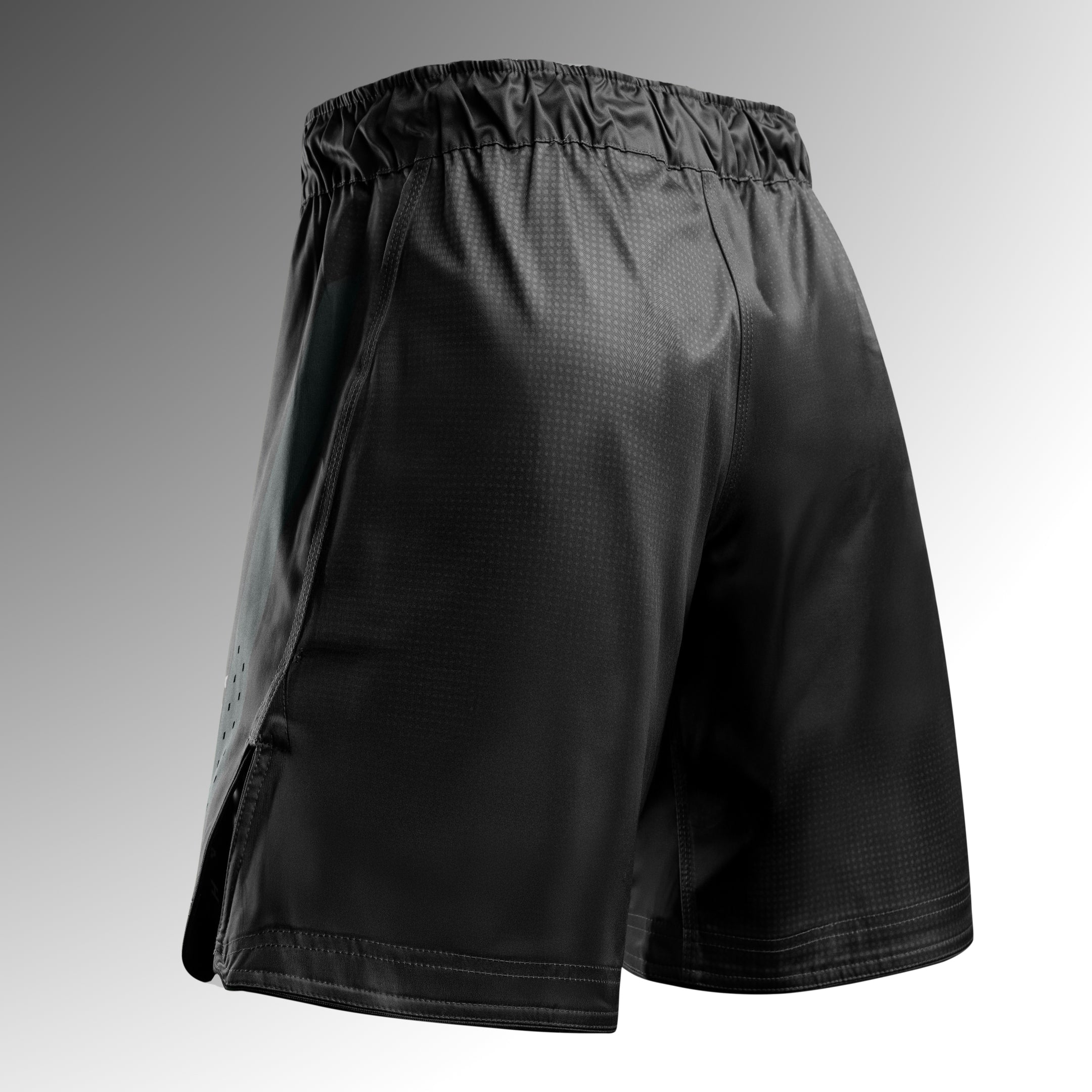 Vista posteriore dei pantaloncini MMA Hayabusa Core Full-Length neri, taglio lungo classico stile board short