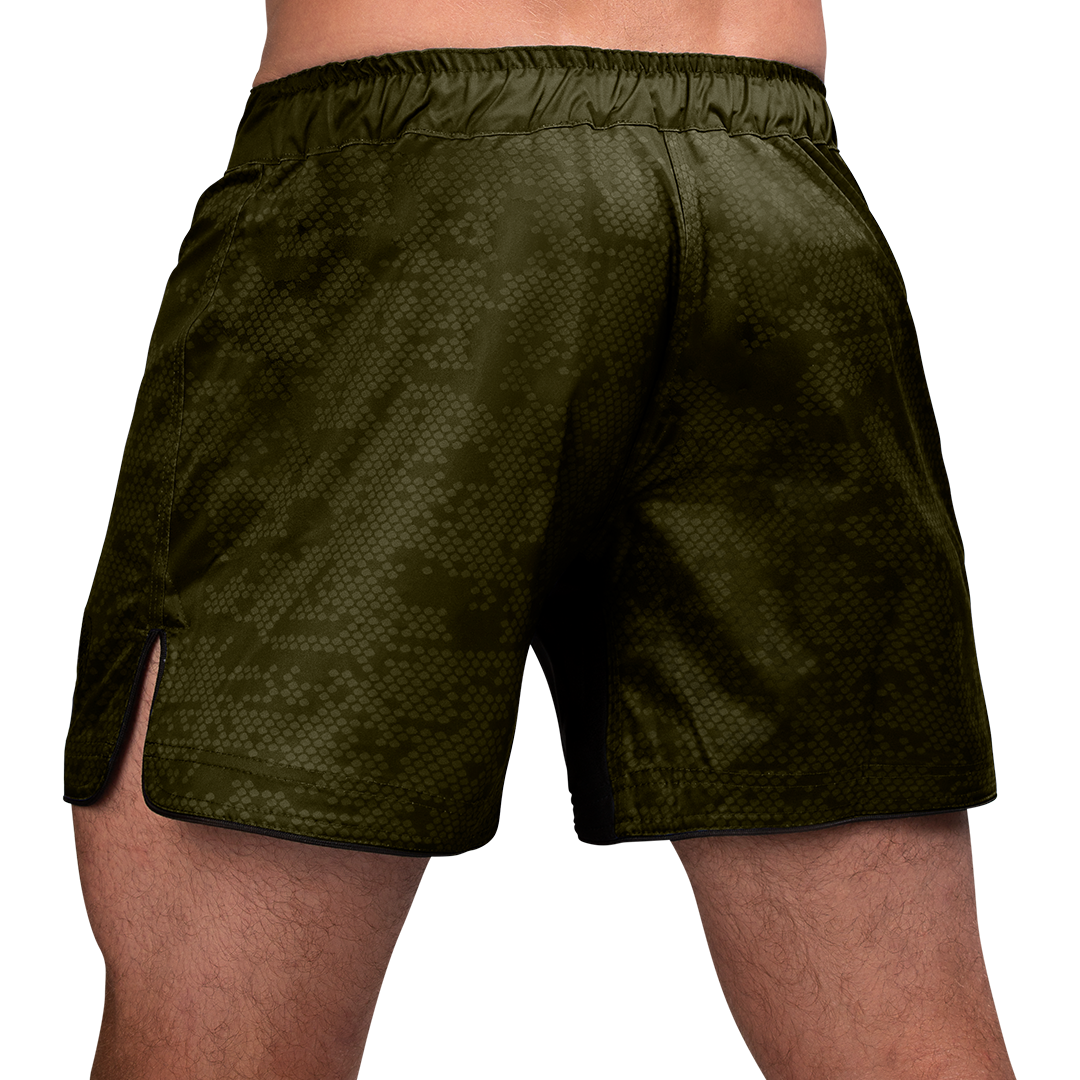 Vista posteriore dei pantaloncini MMA Hayabusa Hex verdi, cuciture rinforzate per performance d'élite