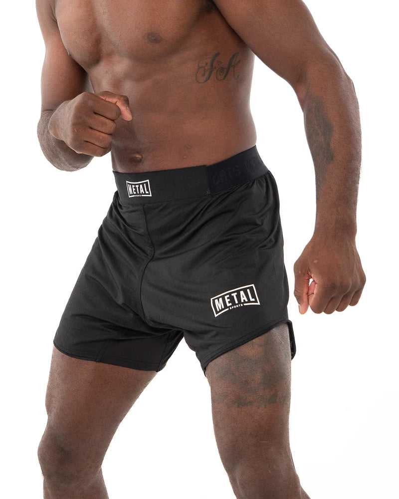 Vista frontale pantaloncini MMA Metal Boxe neri in poliestere leggero