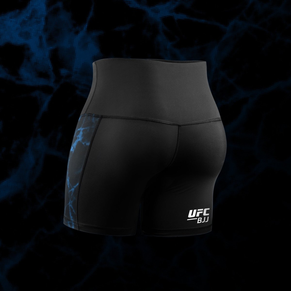 Vista traseira do short feminino Vale Tudo UFC preto e azul com elástico de silicone