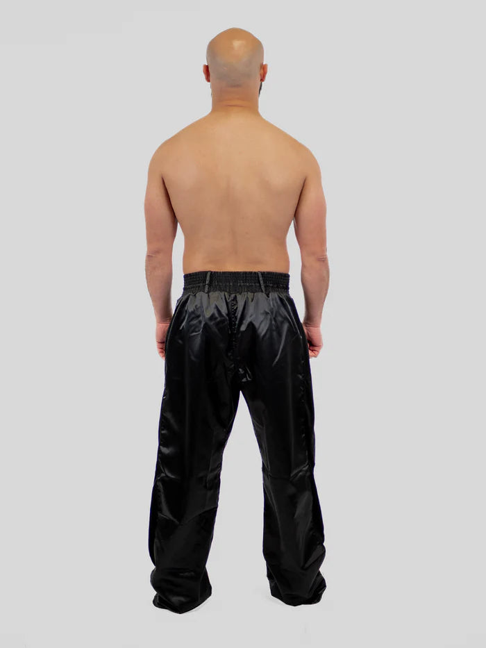 Dettaglio frontale pantaloni Kickboxing bambini Metal Boxe Prima focus su vita elastica