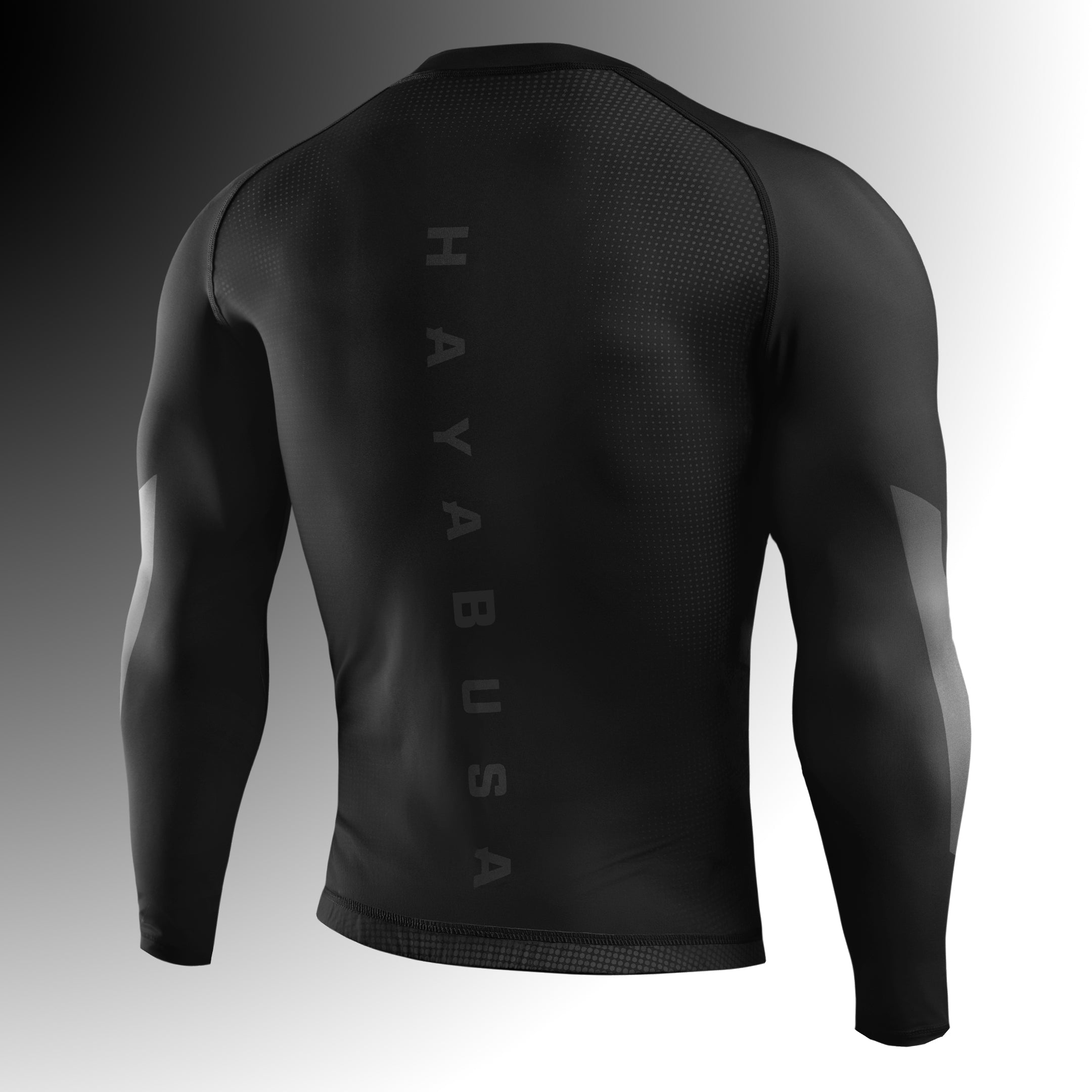 Vista posteriore della rashguard nera Hayabusa Core, cuciture flatlock rinforzate per massima resistenza
