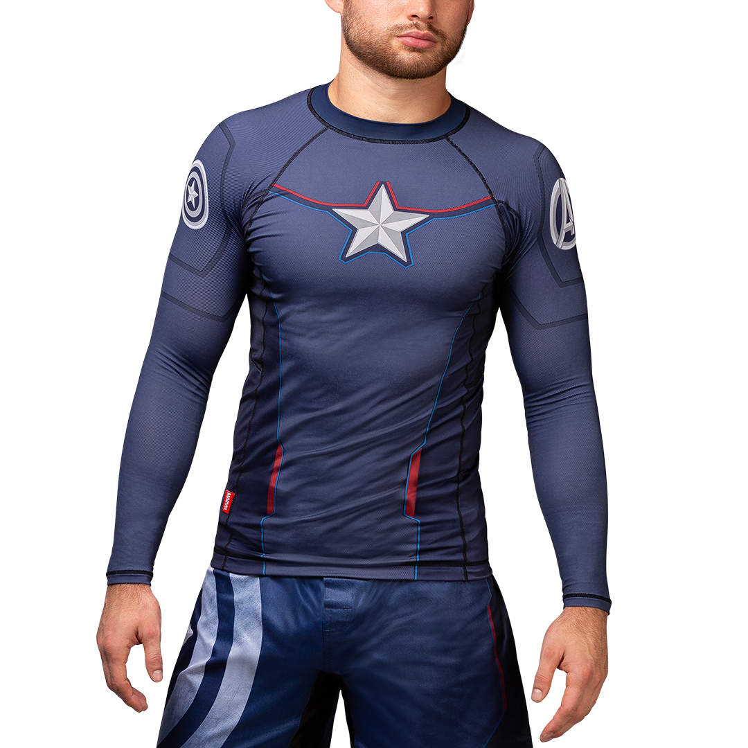 Vista frontale della rashguard Hayabusa Marvel Captain America a maniche lunghe con design a stella