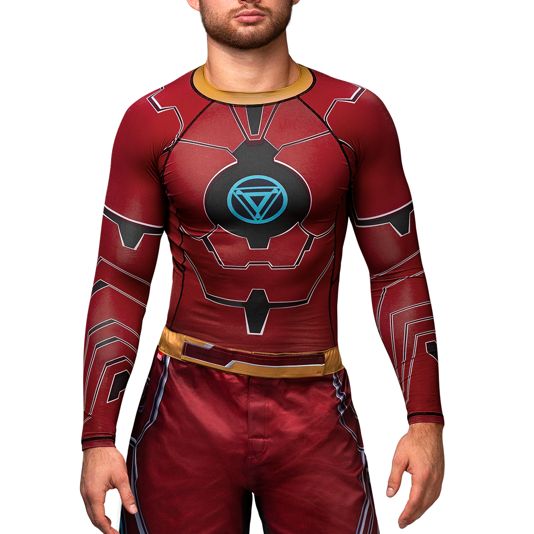 Vista frontale della rashguard Hayabusa Marvel Iron Man a maniche lunghe con il design dell'armatura di Tony Stark