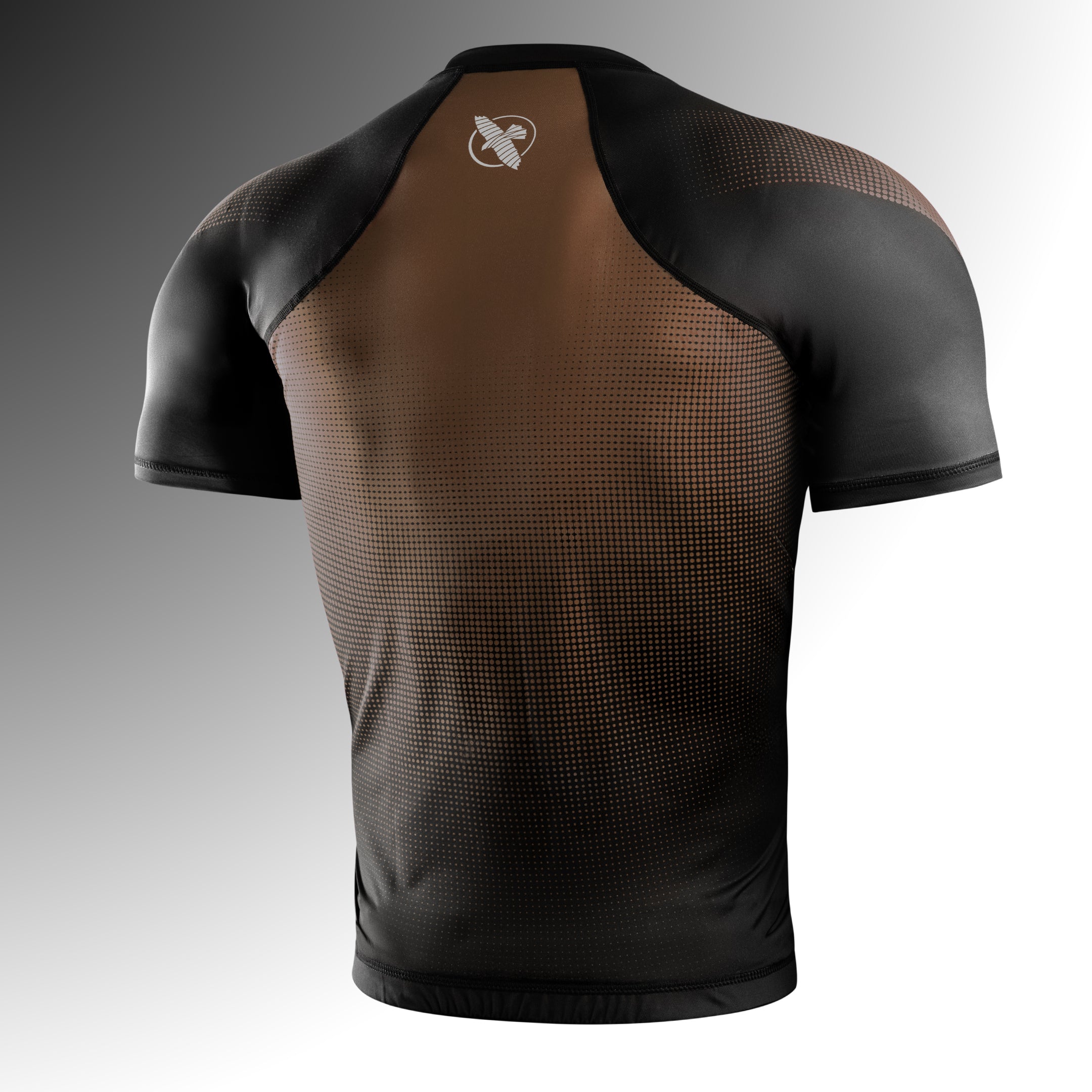 Vista posteriore della rashguard marrone Hayabusa Pro Ranked a maniche corte, girovita antiscivolo in silicone