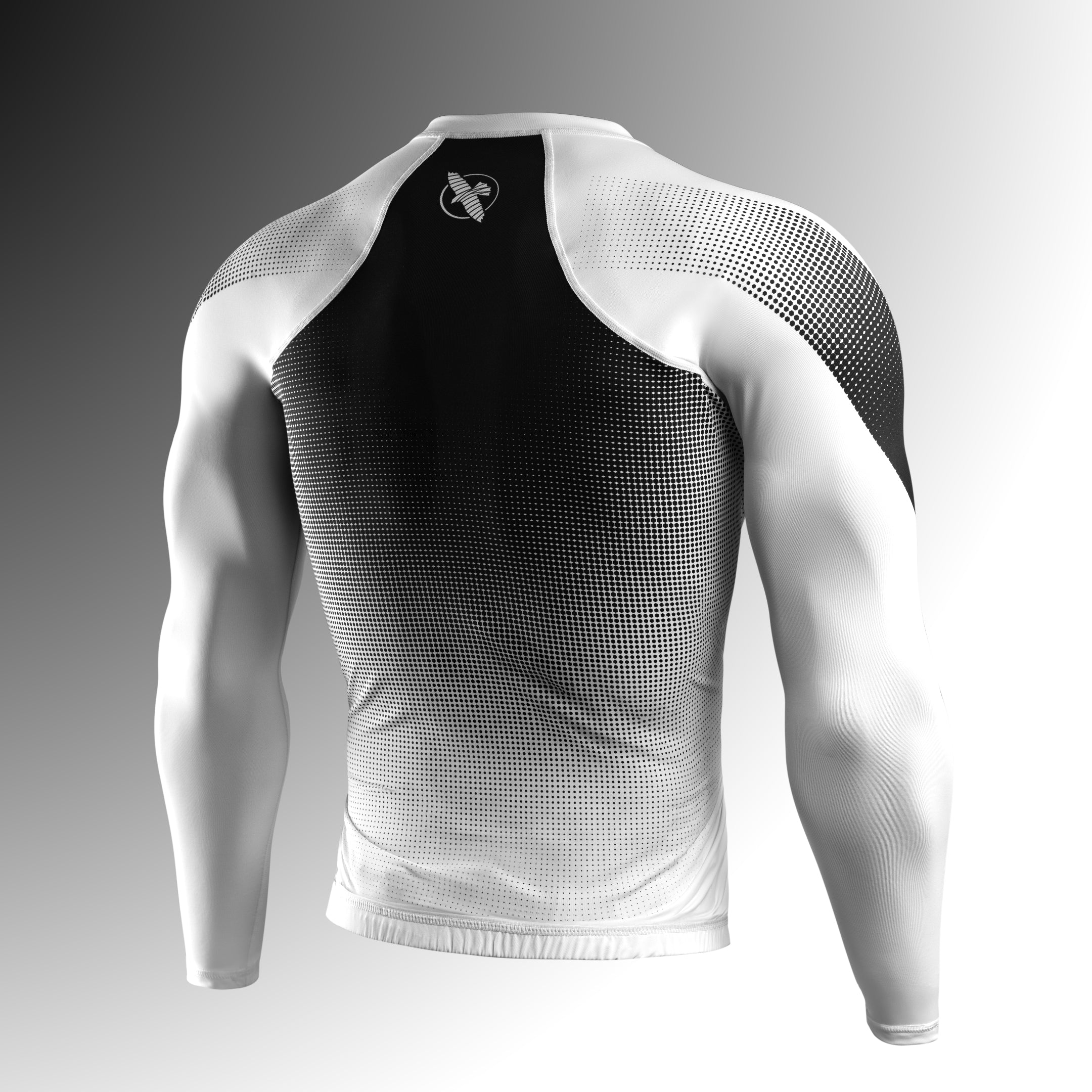 Vista posteriore della rashguard bianca Hayabusa Pro Ranked, pannelli stretch a maniche lunghe