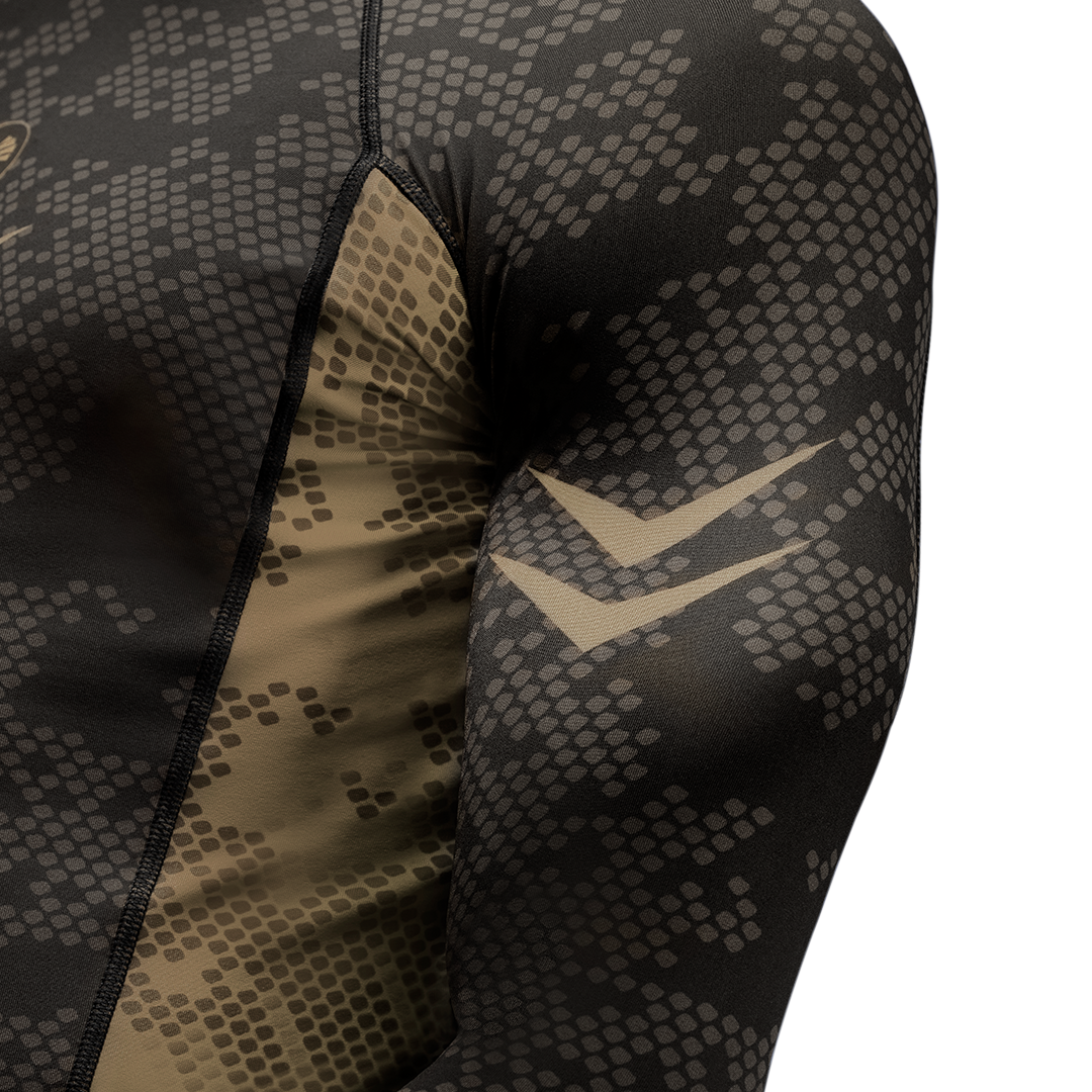 Vista posteriore della rashguard marrone Hayabusa, tessuto traspirante ultra-resistente