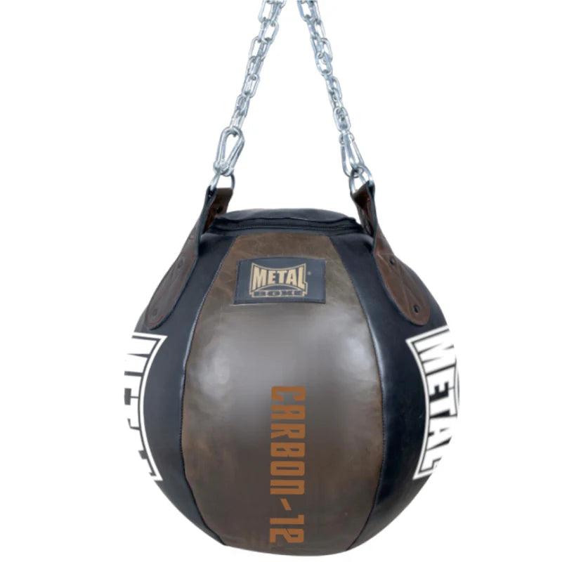 Vista laterale del massiccio sacco sferico Metal Boxe da 60cm e 40kg, ideale per l'allenamento dei montanti