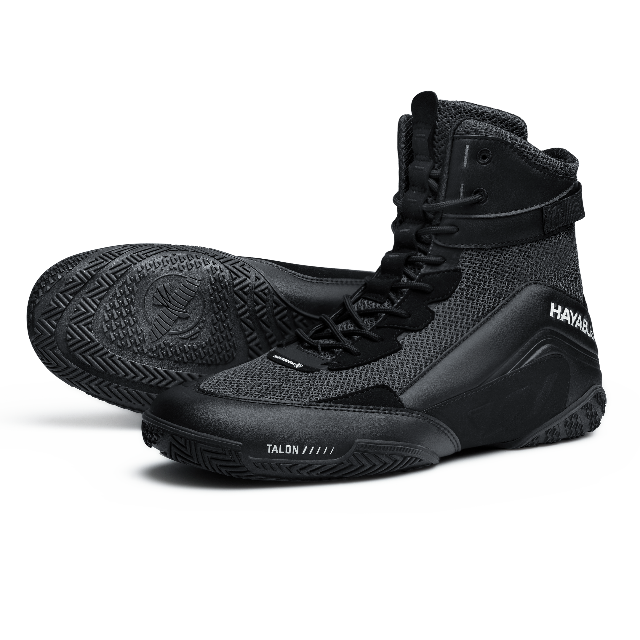 Scarpe da boxe Hayabusa Talon total black viste frontalmente in primo piano