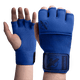 Vista frontale dei sotto-guanti blu Hayabusa Deluxe Quick Wraps per sport da combattimento