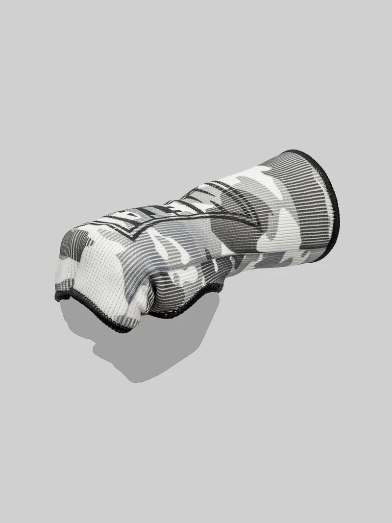 Sottoguanto a mezze dita Metal Boxe mimetico camo indossato su manichino, vista del fit in cotone